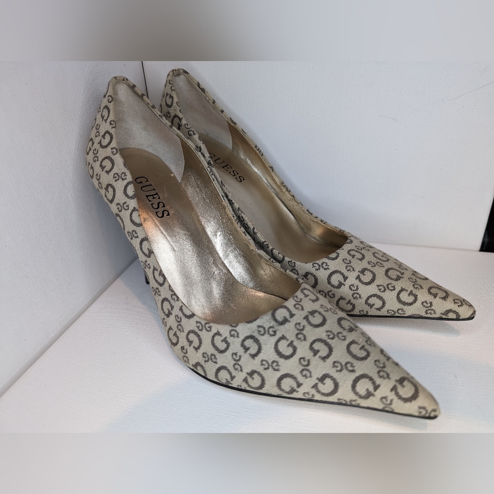 Guess Women's Heels Loren 2 Cream G Logo Fabric Pointed Toe Size 5.5M‎